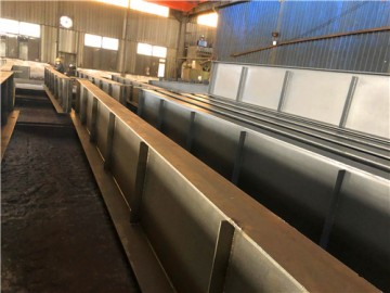 鋼結(jié)構(gòu)采光帶的材質(zhì)及影響力